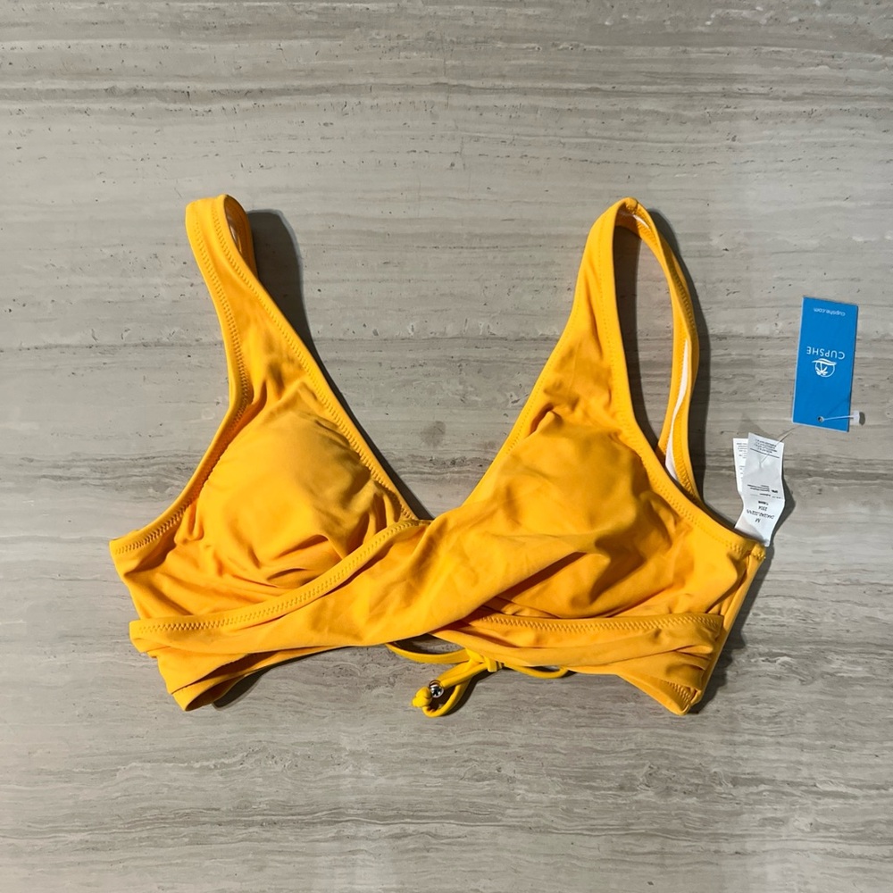 Cupshe Bikini Top Yellow Color V Neckline Medium